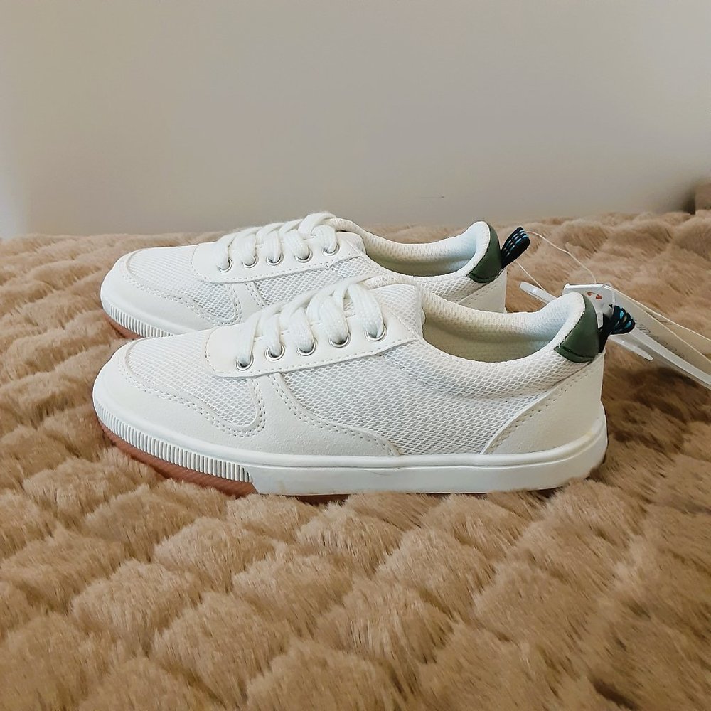 Gymboree Boys White Canvas Sneakers Size 12 Trimmed in Faux Leather - Picture 2 of 11